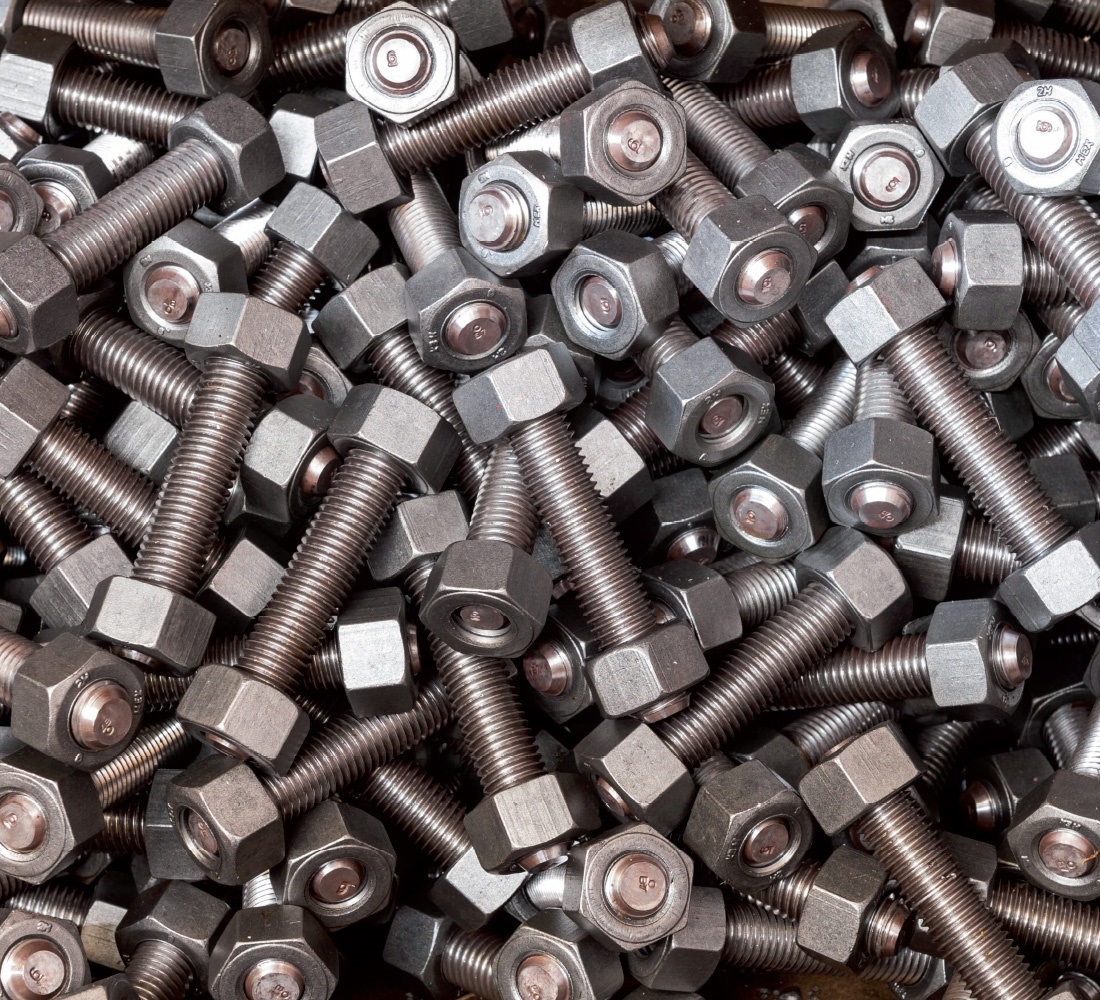 Stud Bolts والمسامير الصناعية
